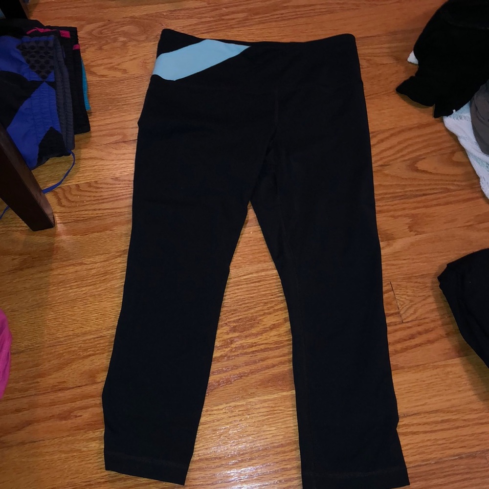 Under armour cropped leggings